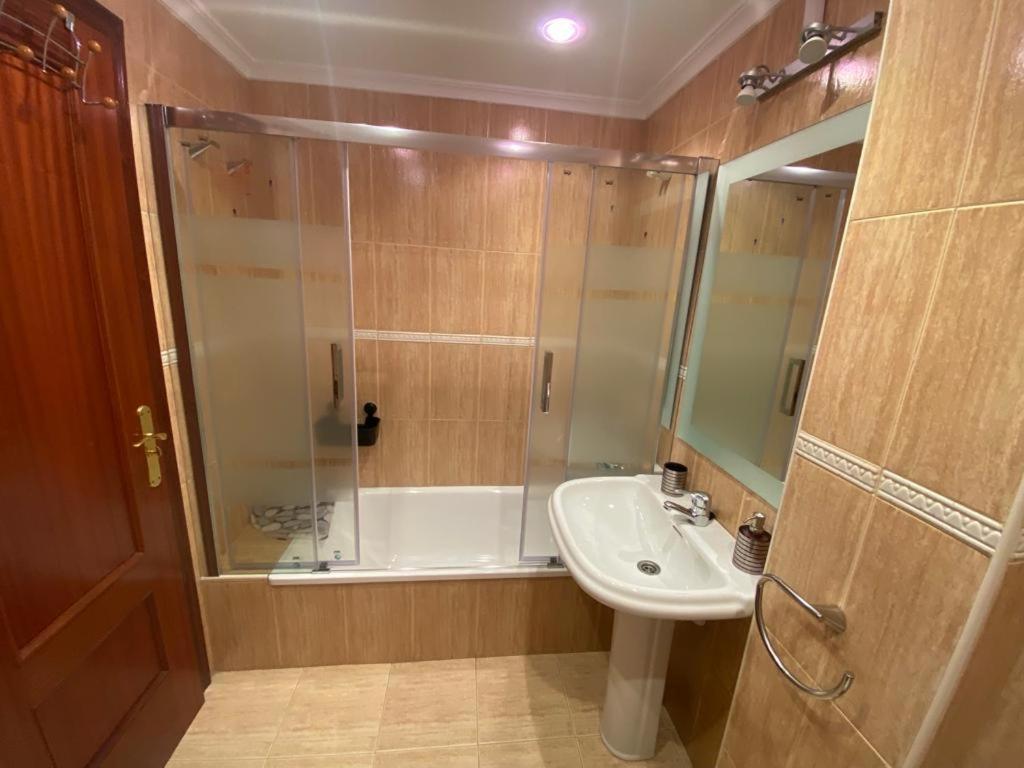 Apartamento En Complejo Residencial Rovacias Comillas Εξωτερικό φωτογραφία